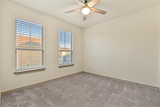 Building Photo - 2123 Sequoia Woods Dr