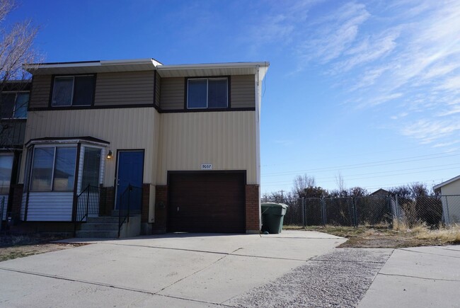 Primary Photo - West Jordan 5 Bedroom Townhome