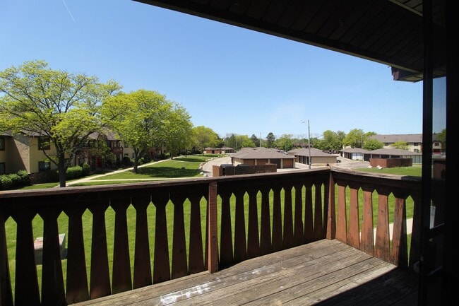 Building Photo - 7641 N 60th St