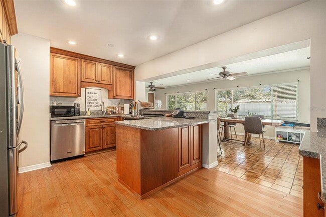 Building Photo - 4307 S Thatcher Ave