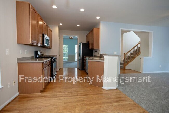 Building Photo - 6004 Abernethy Ln
