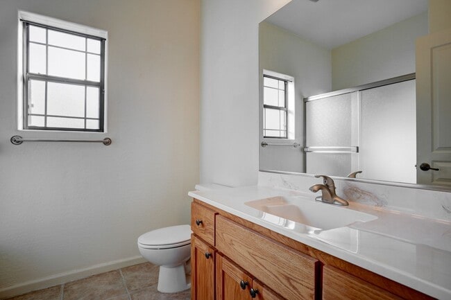 Building Photo - 3 Bedroom, 2 Bath Home in Prescott!