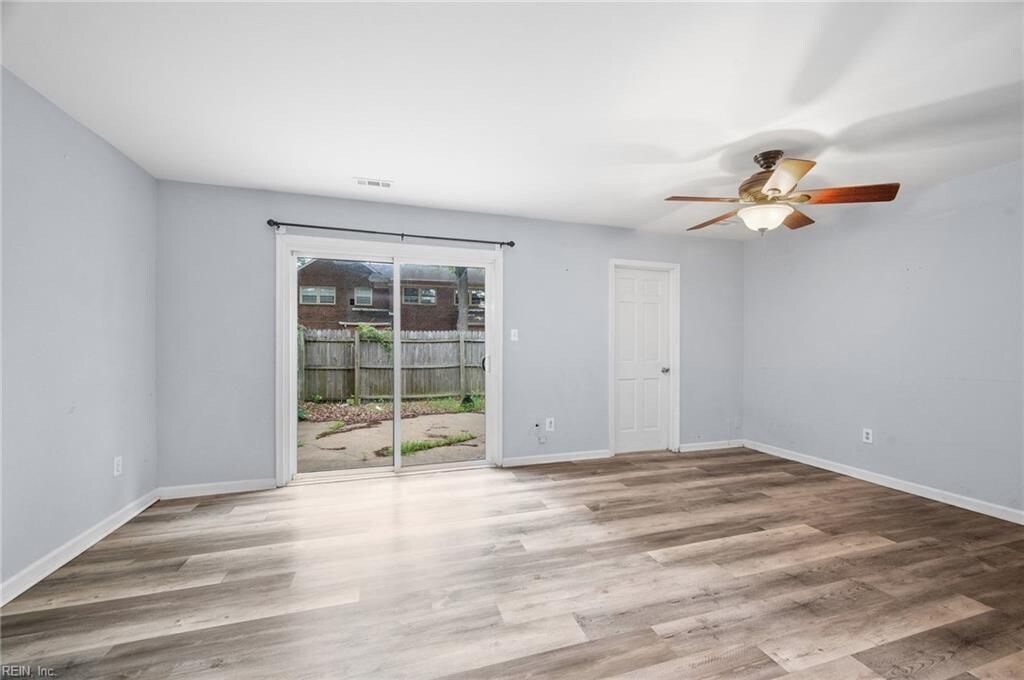 Building Photo - 394 Deputy Ln