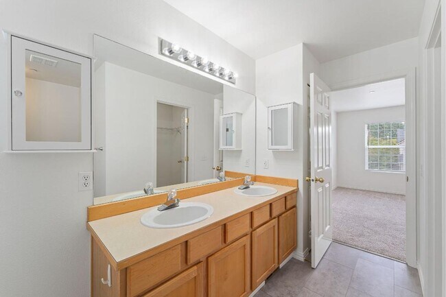 Building Photo - Spacious DuPont Home with A/C, Bonus Loft, Large Patio & Fully Fenced Yard!