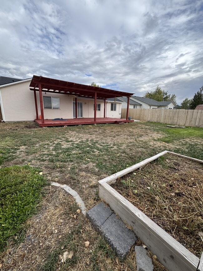 Building Photo - 1665 Targhee St