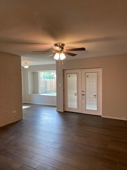 Building Photo - 1901 S Arden St