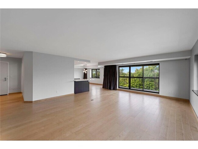 Building Photo - 2885 Knox Ave S