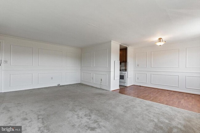 Building Photo - 1300 S Arlington Ridge Rd