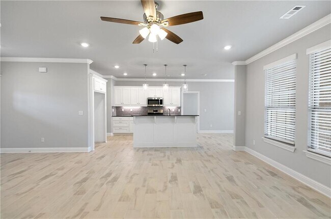 Building Photo - 520 Piper Ln