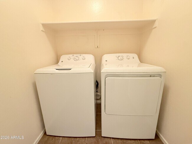 Building Photo - 3426 S 72nd Ln