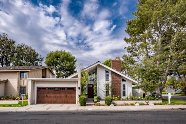 Building Photo - 4971 Hemlock