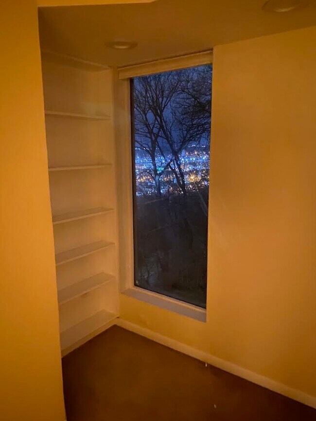 Building Photo - Foxhall Court