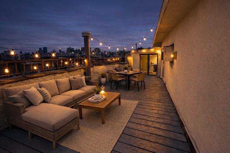 Building Photo - 410 E 13th St