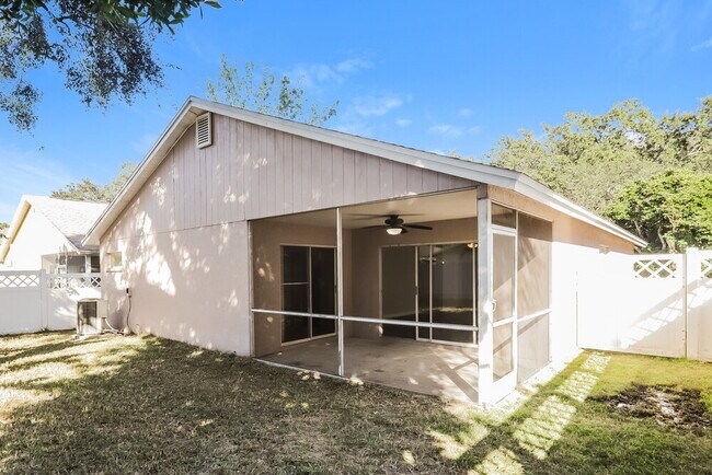 Building Photo - 2035 Attaway Dr