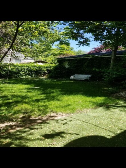 Building Photo - 1375 E Gilmer Dr