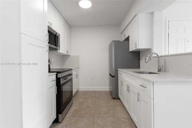 Building Photo - 10391 SW 150th Ct