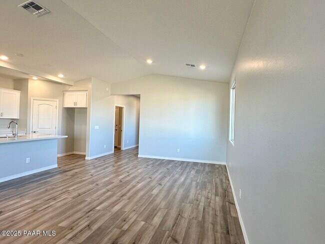 Building Photo - 7701 E Fieldstone Dr