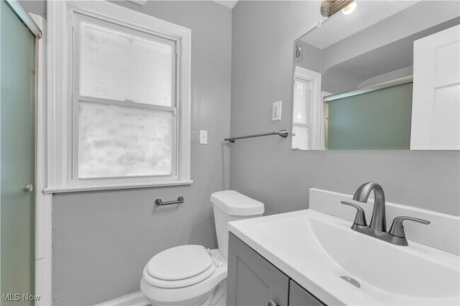 Building Photo - 15904 Invermere Ave