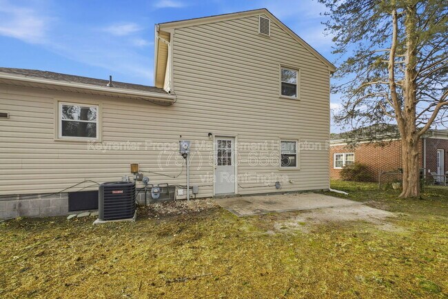 Building Photo - 211 Madrid Dr