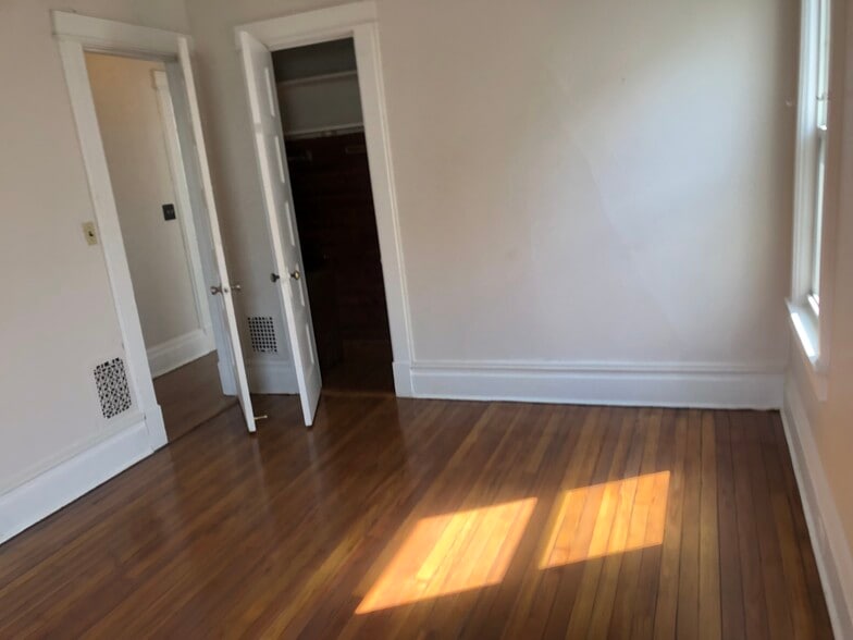 Building Photo - 25 Overlook St