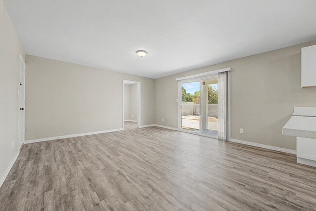 Building Photo - Single Family
