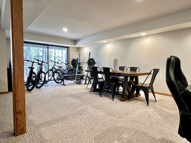 Building Photo - Sophisticated Condo Retreat on Old Mission Peninsula