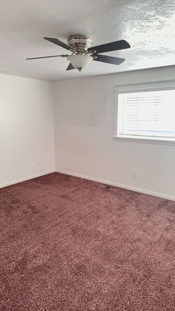 Building Photo - Half off first months rent - Beautiful home with lots of parking and central air