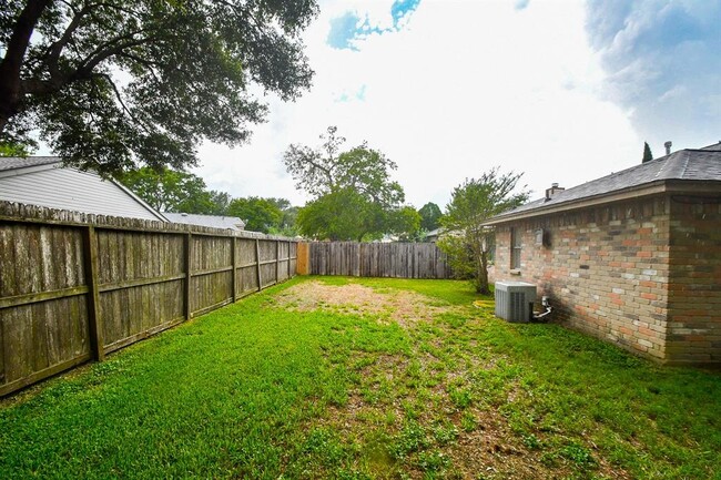 Building Photo - 11819 Wood Hollow Ln