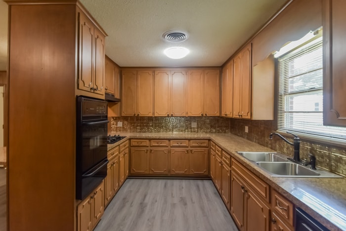 Building Photo - 6041 Pineleaf Dr