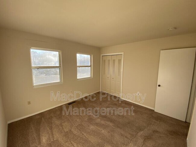 Building Photo - 729 Bellows Ave