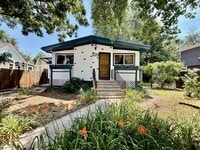 Building Photo - Charming 2-Bed Home in Middle Shooks Run — Utilities Included