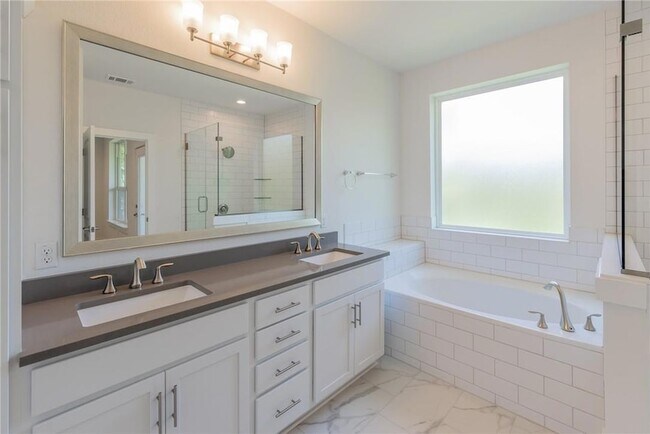 Building Photo - 1617 Woodwind Ln