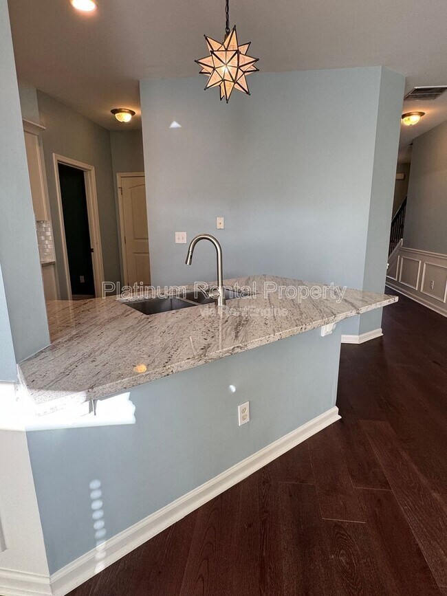 Building Photo - 211 Creek Side Pass