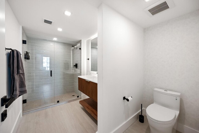 Building Photo - 9499 Collins Ave