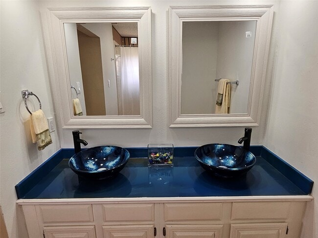 Building Photo - 8622 Quail Burg Ln