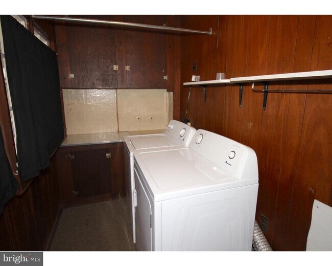 Building Photo - 15 Level Rd