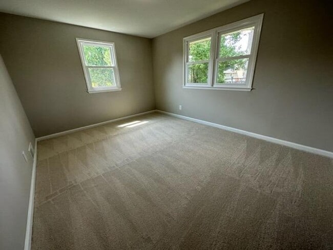 Building Photo - Immaculate 3 BD 2 BA Detached Home with Garage in Springfield, VA