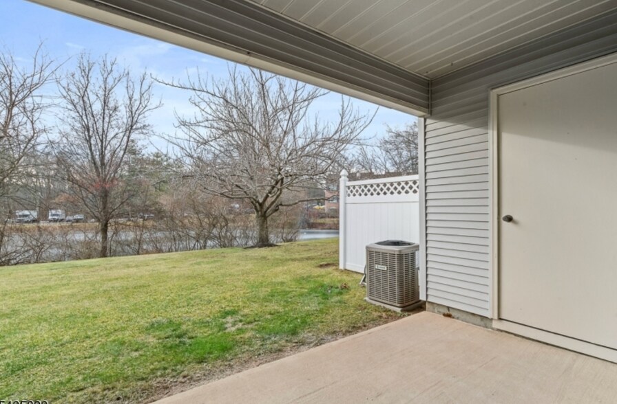 Building Photo - 243 Penns Way