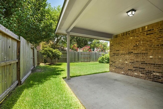 Building Photo - 5030 Birch Manor Ln