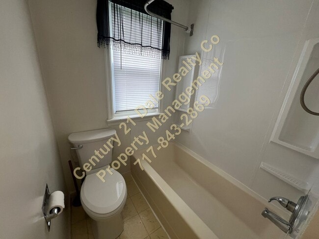 Building Photo - 3 BR 1 Bath Home in Central York School District with an attached Garage