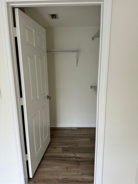 Building Photo - 6475 Emerald Dunes Dr