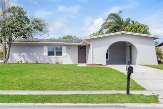 Building Photo - 7130 Chaucer Ln