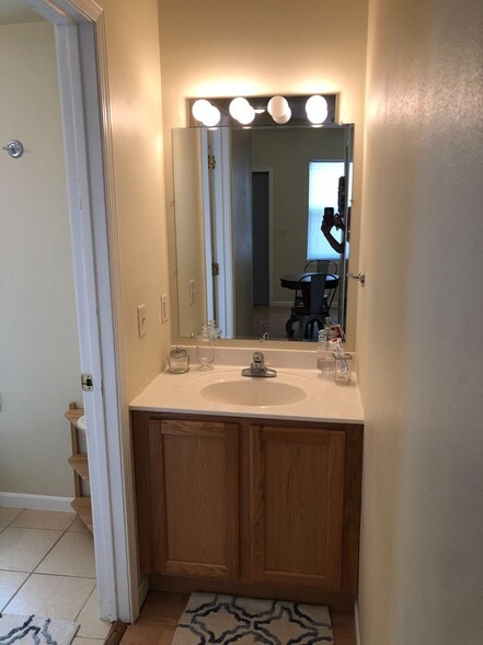 2nd Vanity - 476 Center St