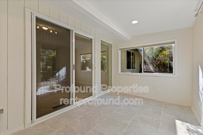 Building Photo - 9045 SW Pinto Ct