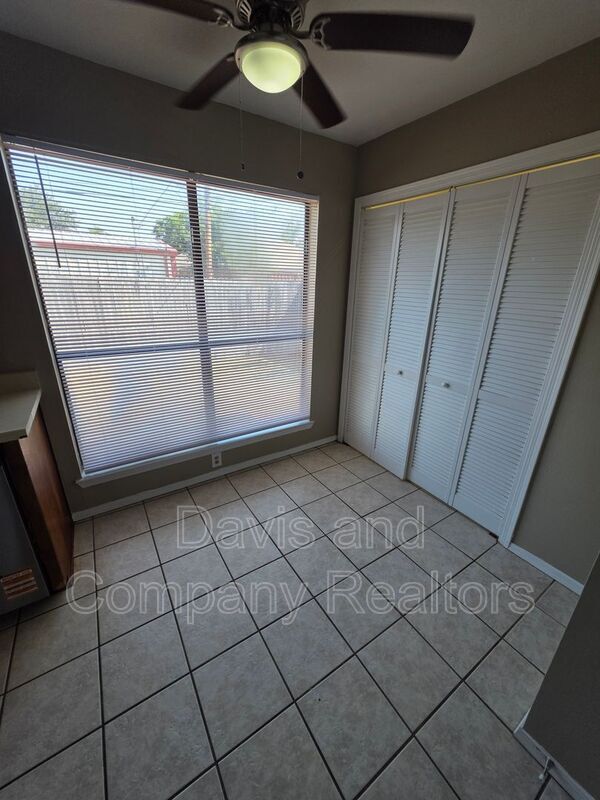 Building Photo - 4412 St Andrews Dr