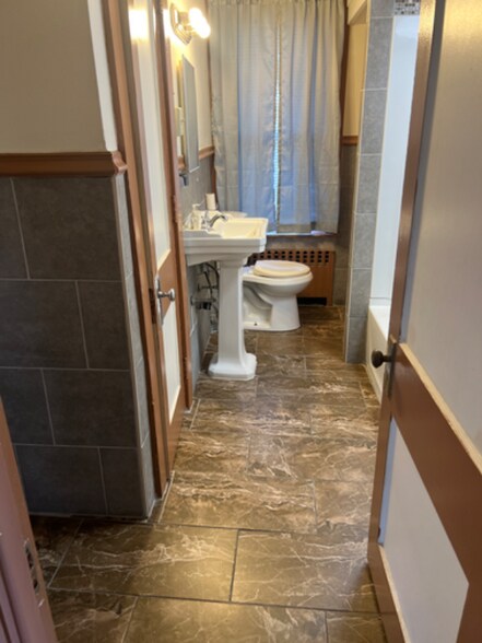 Building Photo - 101 W Lancaster Ave