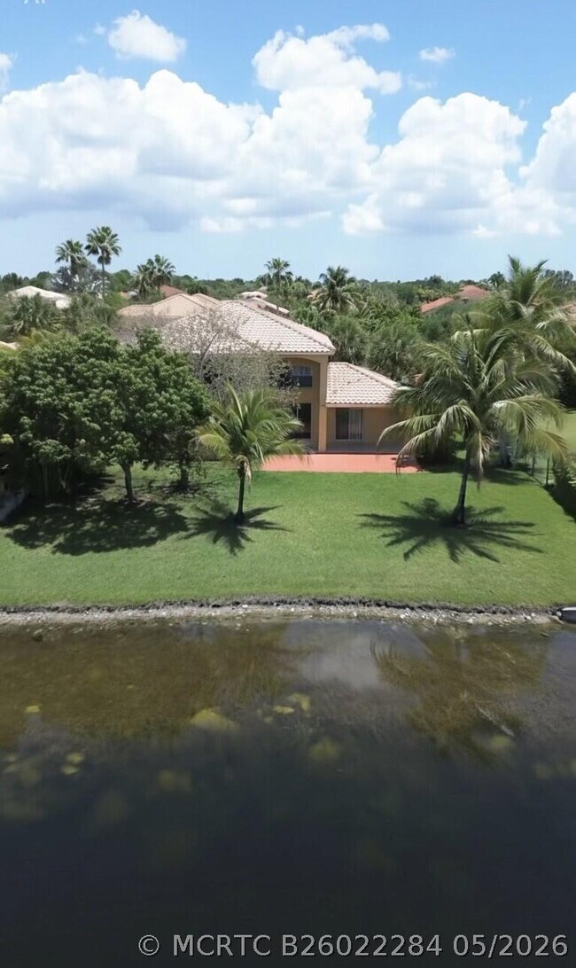 Building Photo - 740 SW 191st Ave