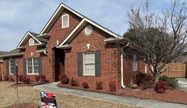 Building Photo - 1107 Avenshire Cir