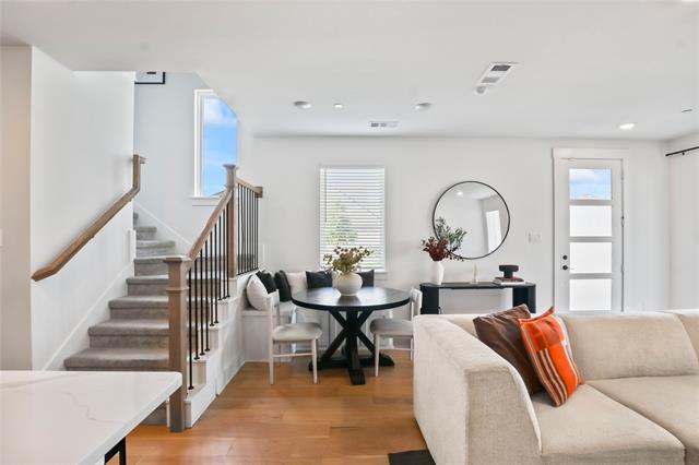 Building Photo - 861 Mountain Laurel Dr