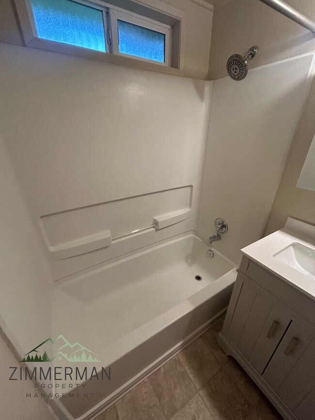 Building Photo - 1635-1645 Polk St.